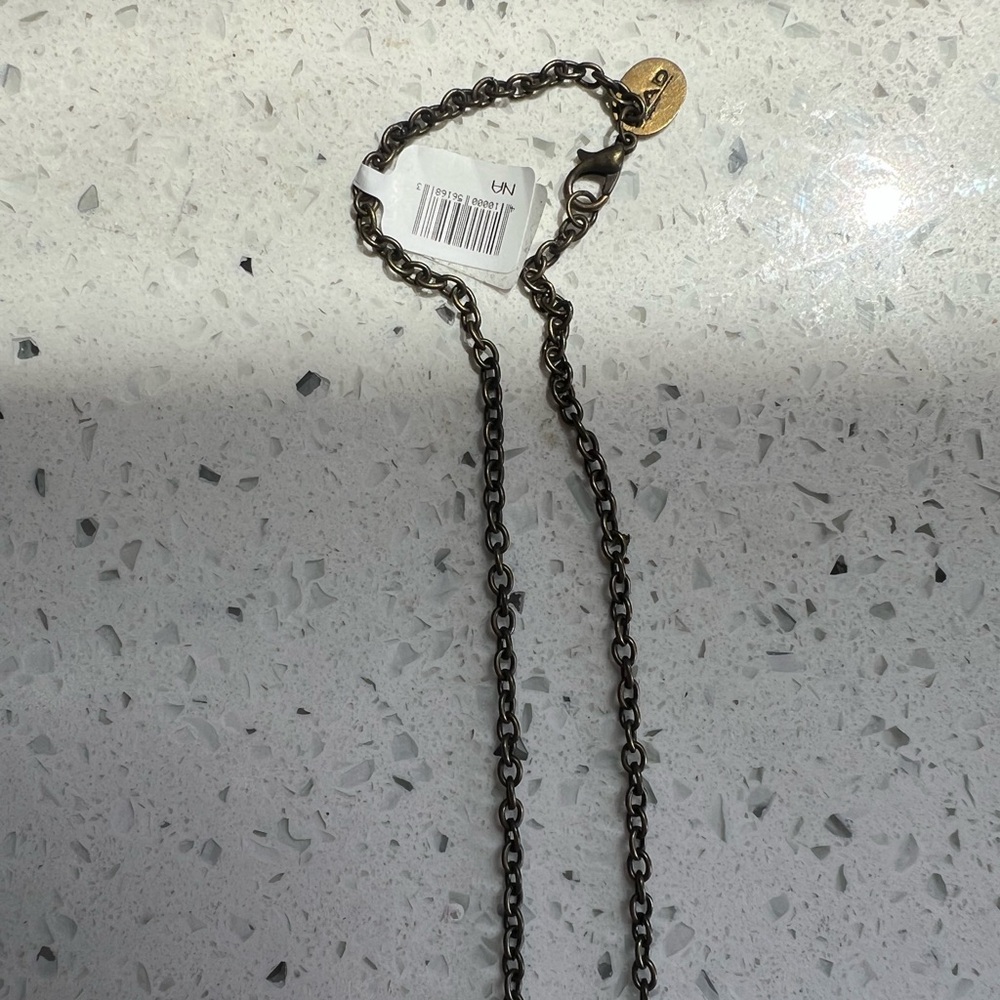 Vintage Style Black and Gold Camera Pendant - Picture 5 of 11